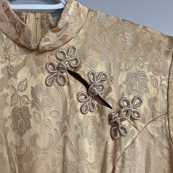 Vintage Breakin’ Loose Oriental Style Gold Dress Size 9/10 - Picture 2 of 7